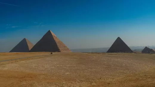 הפירמידות ותרומתם לתיירות במצרים